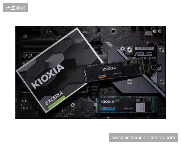 法兰克福内讧:球员场上互喷,并质疑主帅为何领先还要狂攻